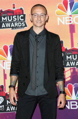 Linkin Park - Chester Bennington at iHeartRadio Music Awards 05/01/2014 фото №1135033