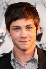 Logan Lerman фото №672485