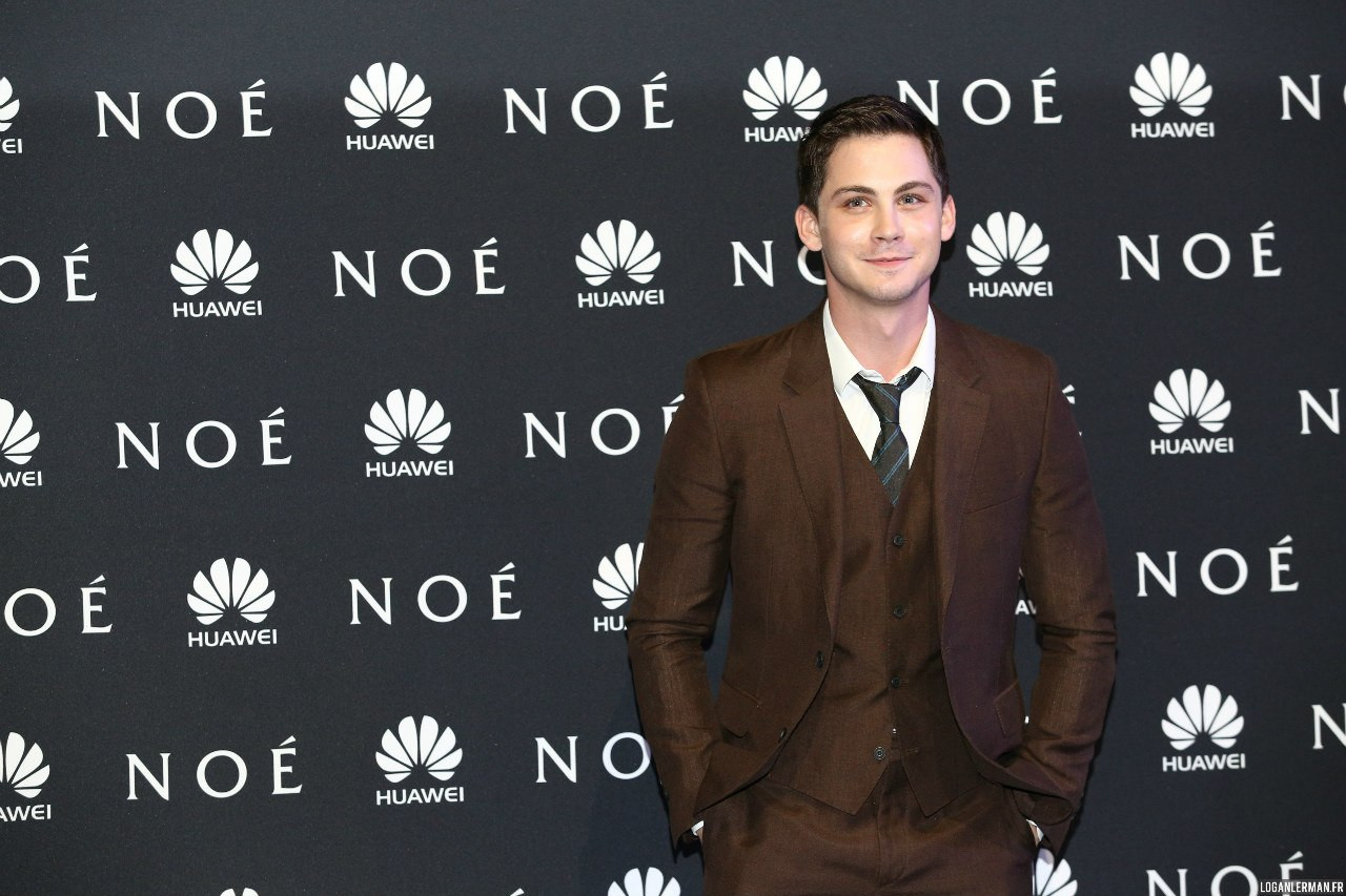 Логан Лерман (Logan Lerman)