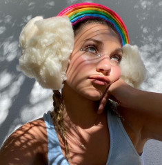 MADDIE ZIEGLER for New Sia Video, May 2020 фото №1257871