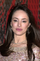 Madeleine Stowe - Valentino's 40th Anniversary to BCAN in LA 11/17/2000 фото №1323516