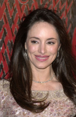 Madeleine Stowe - Valentino's 40th Anniversary to BCAN in LA 11/17/2000 фото №1323515