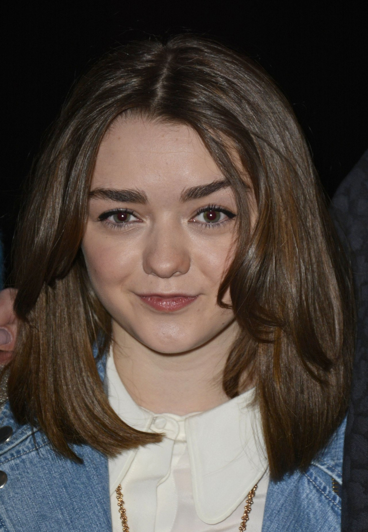 Мэйси Уильямс (Maisie Williams)