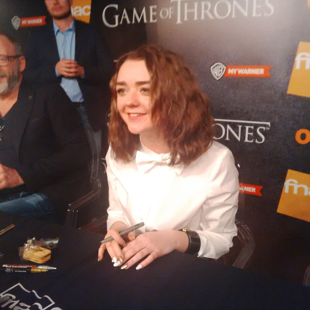 Мэйси Уильямс (Maisie Williams)