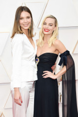 Margot Robbie - 92nd Annual Academy Awards in LA 02/09/2020 фото №1267435