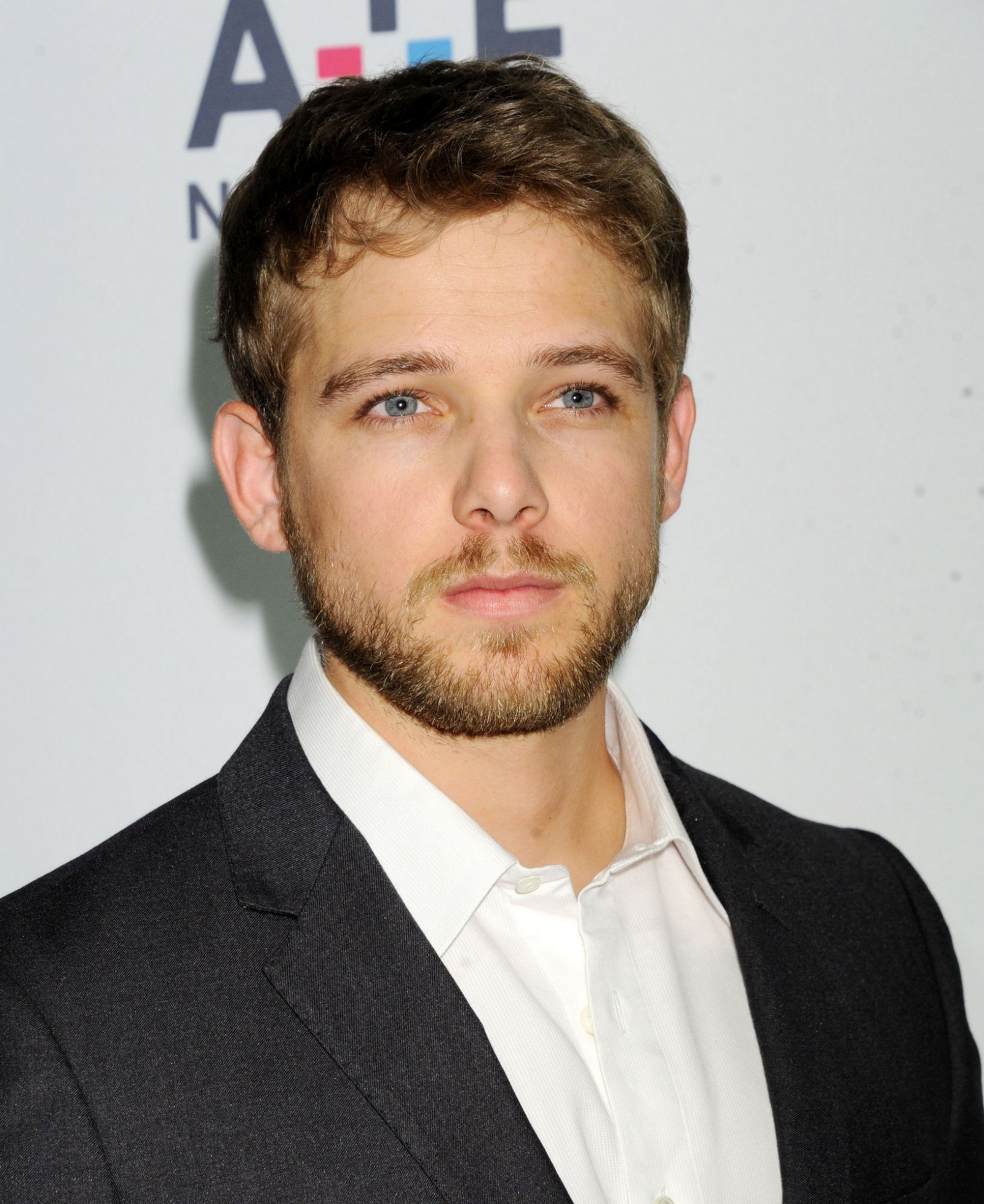 Макс Тириот (Max Thieriot)