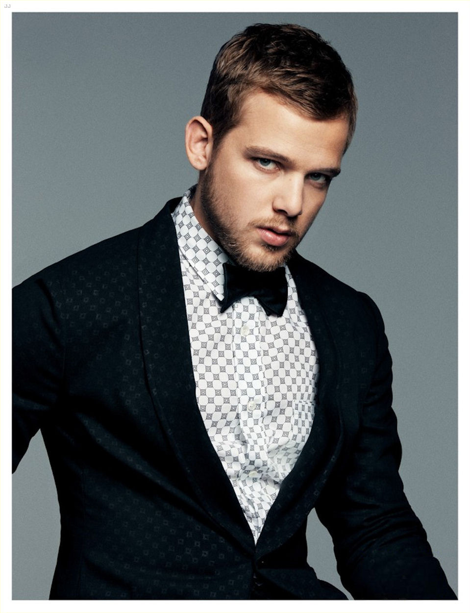 Макс Тириот (Max Thieriot)