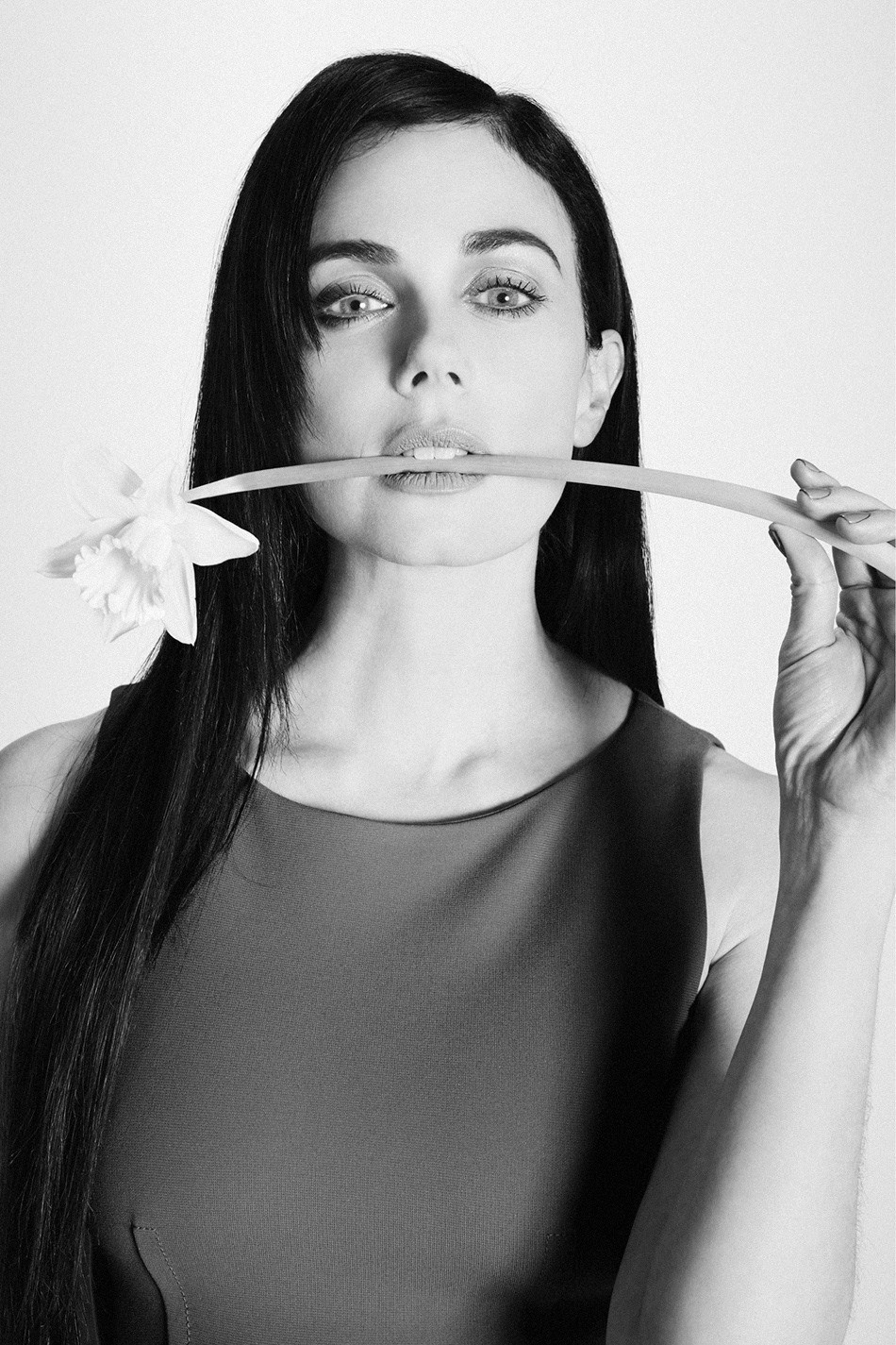 Mia Kirshner