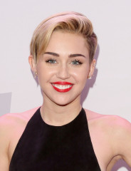Miley Cyrus фото №684799