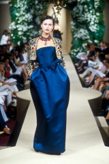 Natalia Semanova ~ Yves Saint Laurent Fall/Winter Haute Couture 1997 фото №1382574