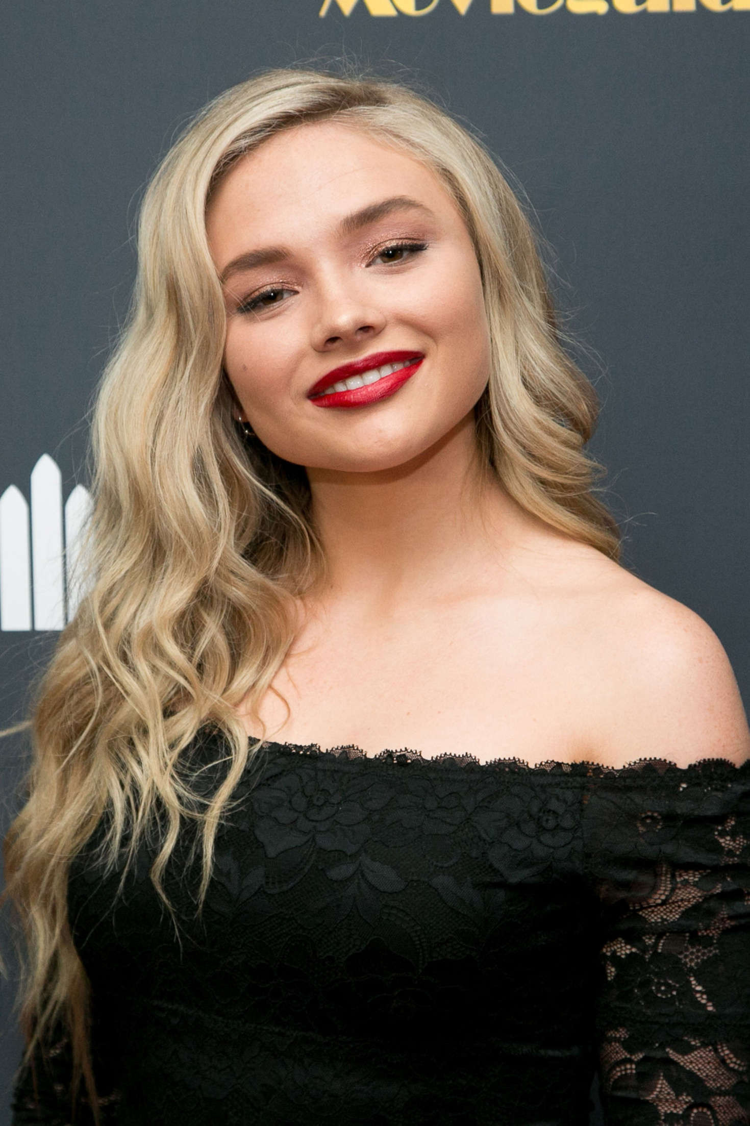 Натали Алин Линд (Natalie Alyn Lind)