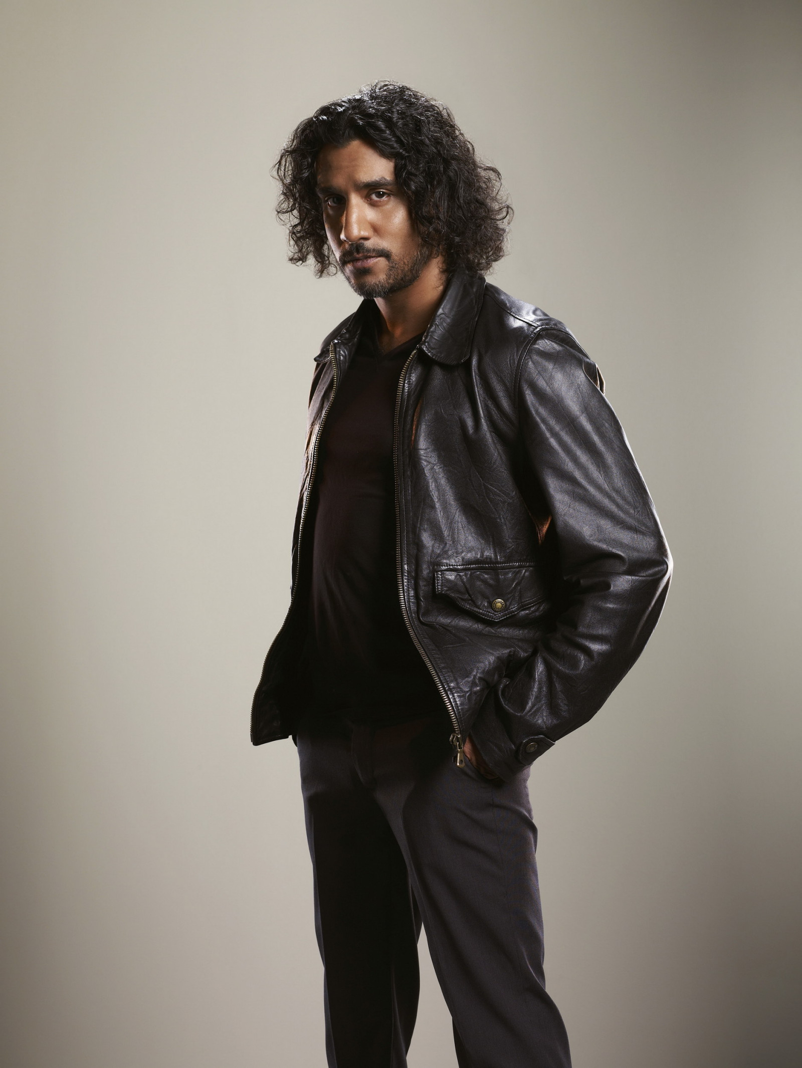 Навин Энрюс (Naveen Andrews)