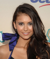 Nina Dobrev фото №208784