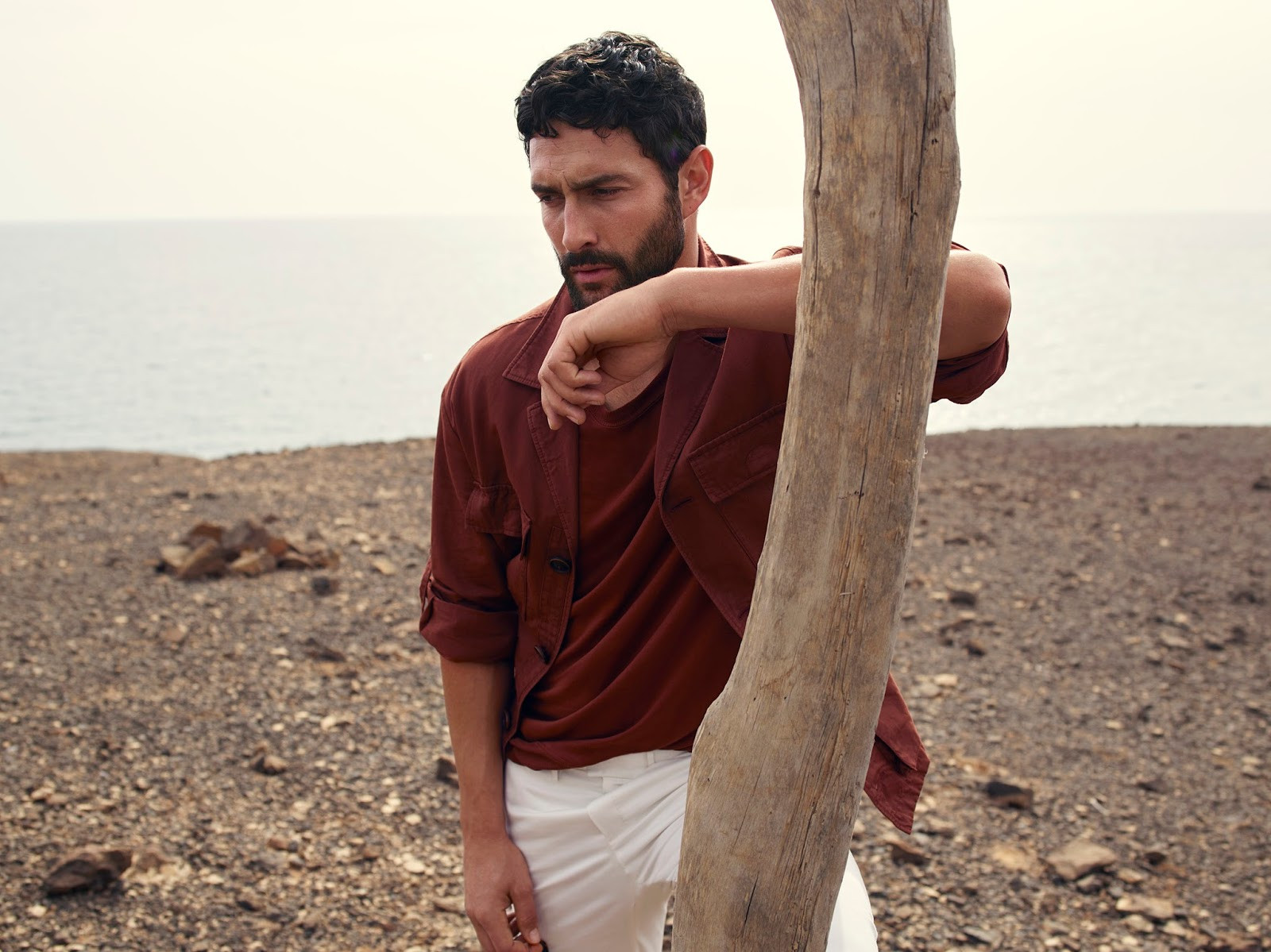 Ноа Миллс (Noah Mills)