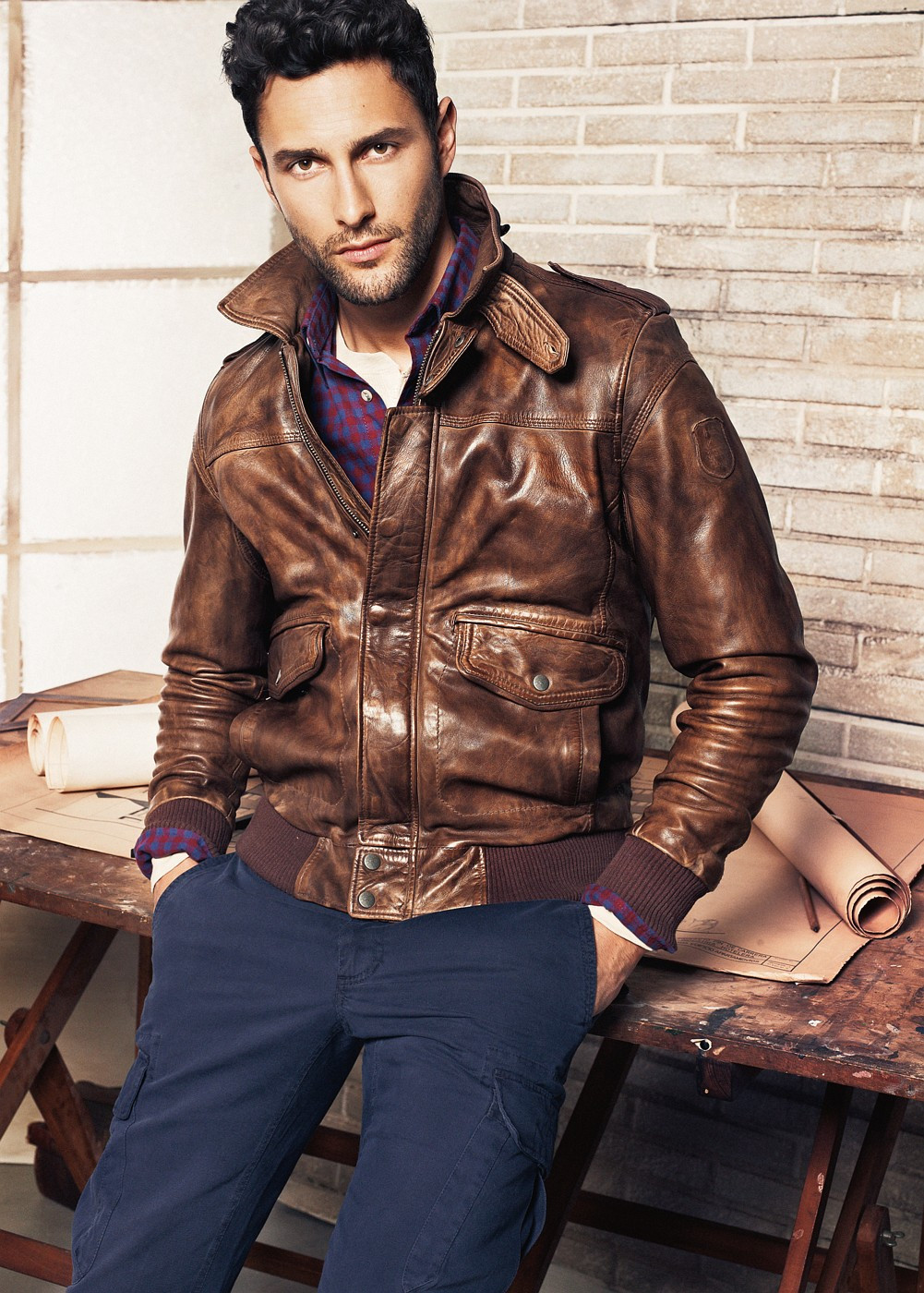 Ноа Миллс (Noah Mills)