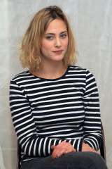 Nora Arnezeder фото №718590