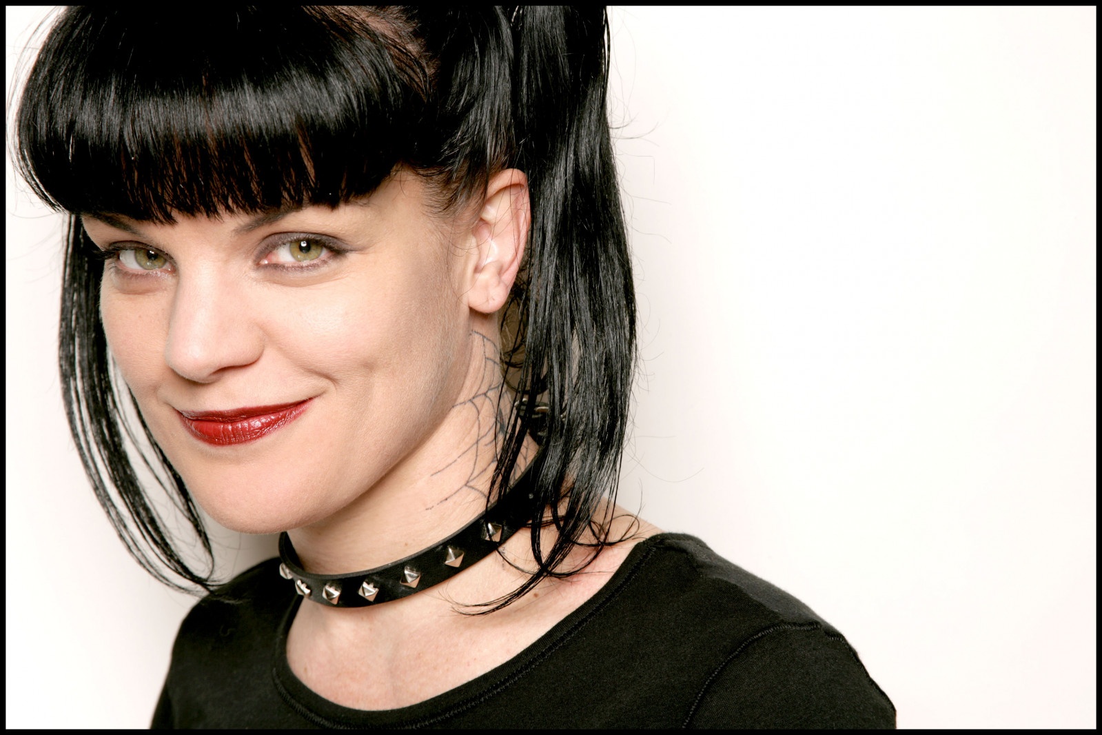 Поли Перретт (Pauley Perrette)