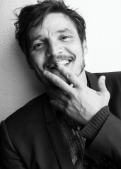 Pedro Pascal - Esquire March 2017 фото №942302