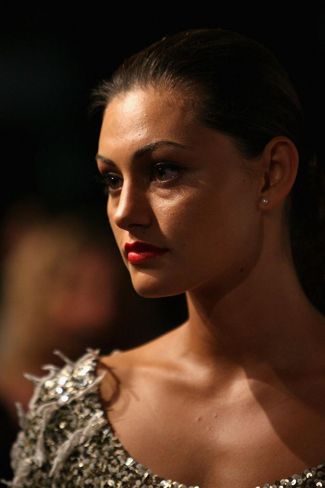 Фиби Тонкин (Phoebe Tonkin)