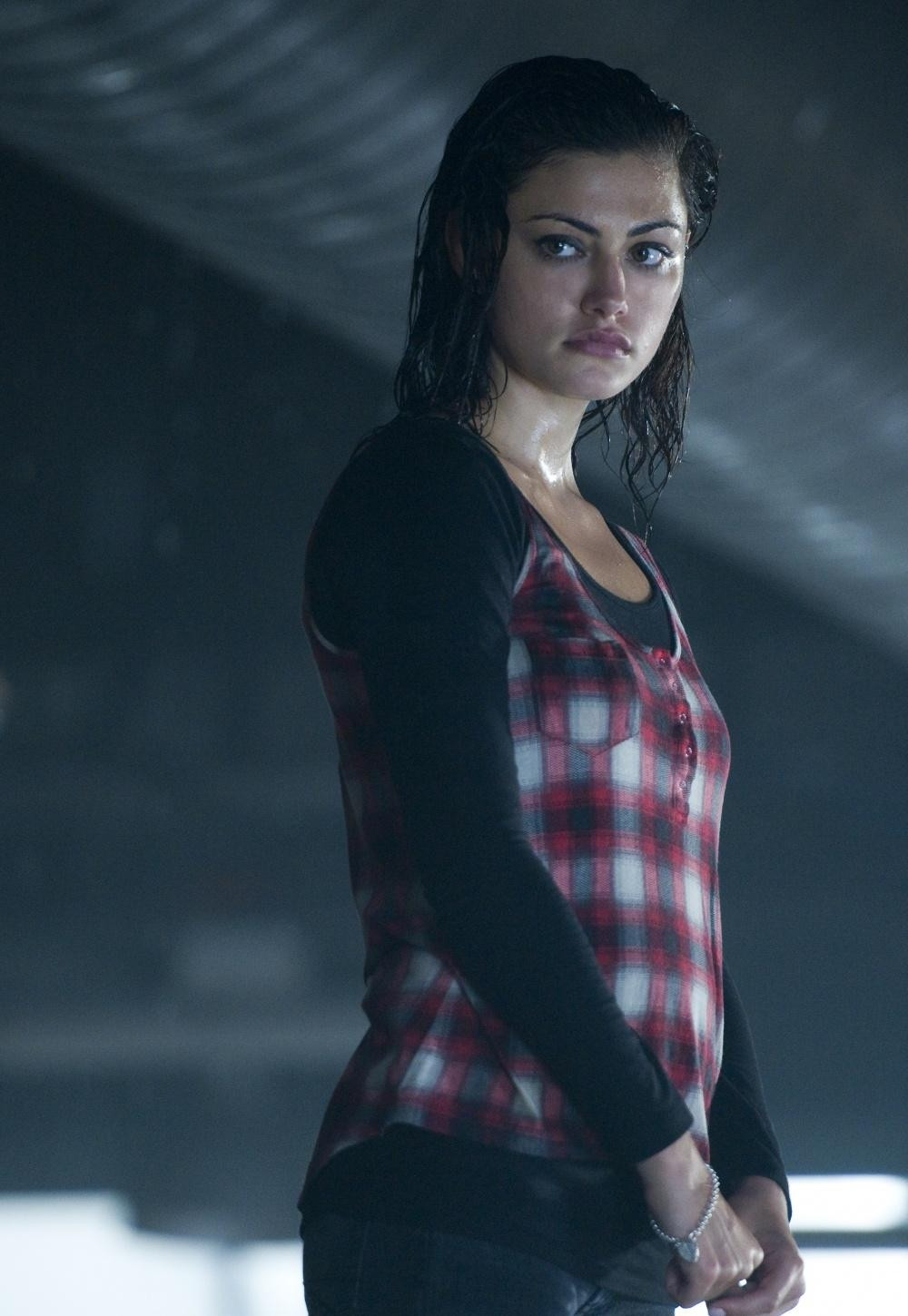 Фиби Тонкин (Phoebe Tonkin)