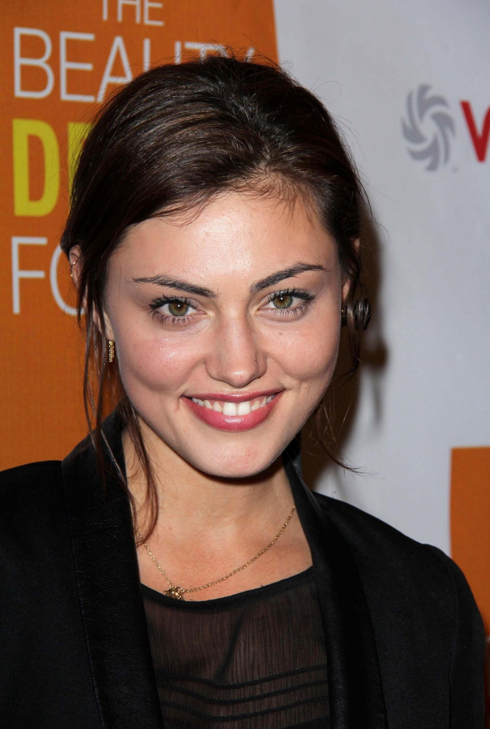 Фиби Тонкин (Phoebe Tonkin)