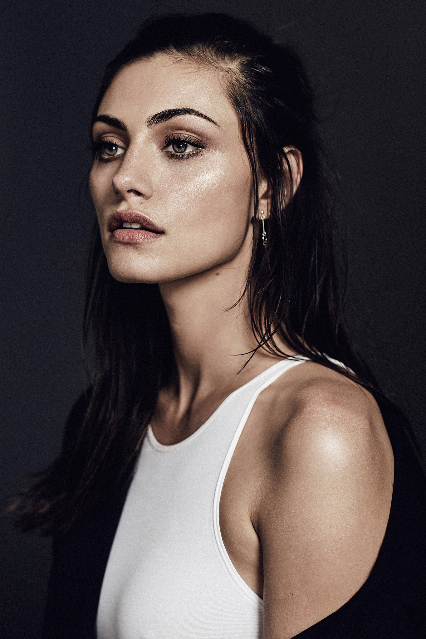 Фиби Тонкин (Phoebe Tonkin)