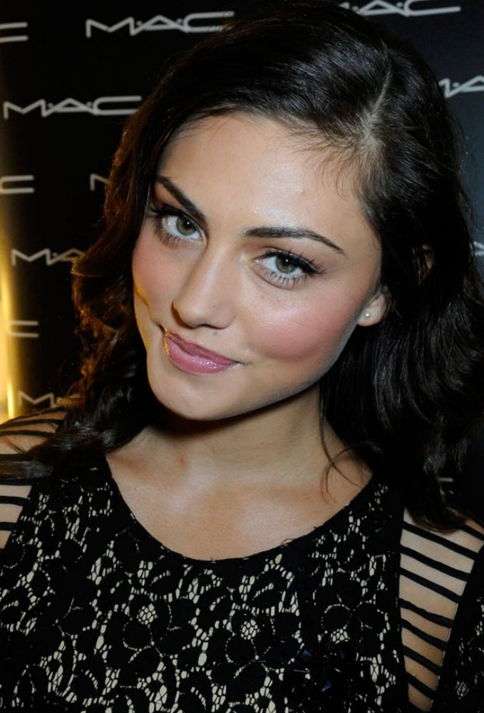 Фиби Тонкин (Phoebe Tonkin)