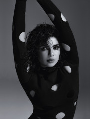 Priyanka Chopra Jonas by Lia Clay Miller for Elle UK || March 2020 фото №1289437