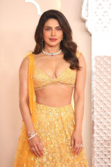 Priyanka Chopra – at Anant Ambani’s Wedding in Mumbai фото №1398969