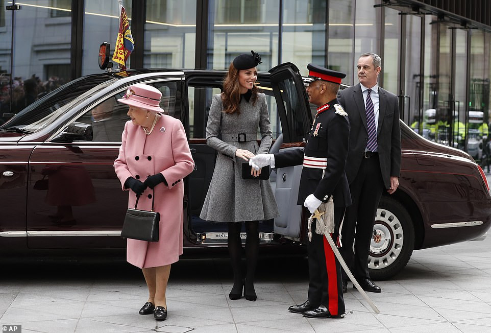 Королева Елизавета Вторая (Queen Elizabeth ll )