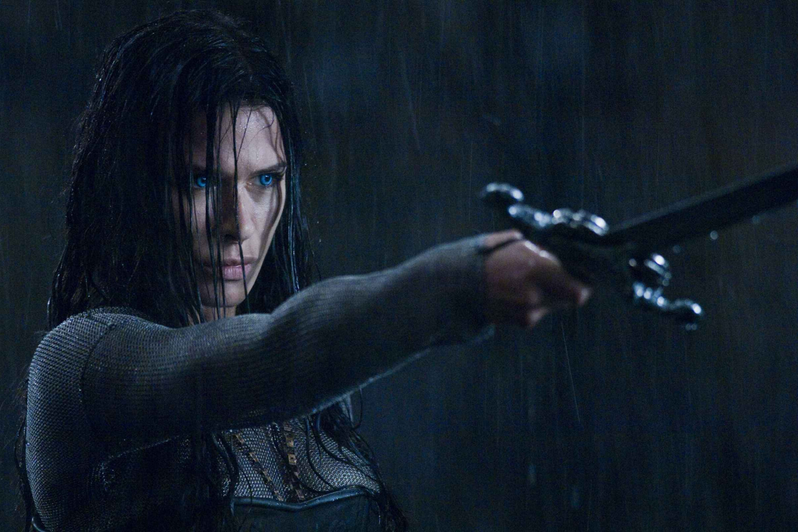 Рона Митра (Rhona Mitra)