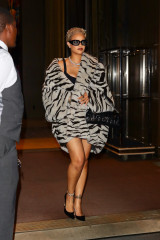 Rihanna - Pergola Restaurant in New York 05/31/2024 фото №1396469