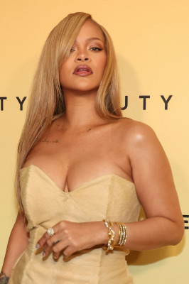 Rihanna – Fenty Beauty Launch Event in Los Angeles фото №1394234