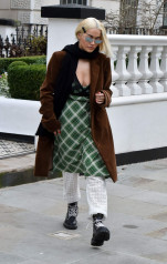 Rita Ora in London 12/10/2018 фото №1125007