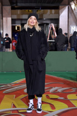 Rita Ora - 92nd Annual Macy Thanksgiving Day Parade Rehearsals in NY 11/20/2018 фото №1120675