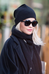 Rita Ora - JFK Airport in New York 11/20/2018 фото №1120671