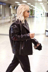 Rita Ora - Arriving Milan Malpensa Airport 10/26/2018 фото №1112563