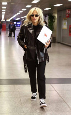 Rita Ora - Arriving Milan Malpensa Airport 10/26/2018 фото №1112562