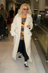 Rita Ora - Airport in Sydney 11/26/2018 фото №1121663