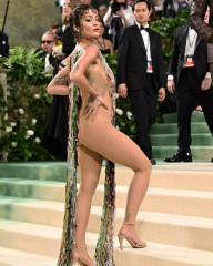 Rita Ora – Met Gala 2024 фото №1394744