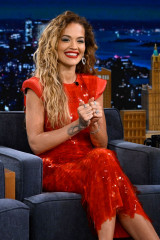 Rita Ora – The Tonight Show Starring Jimmy Fallon фото №1398841