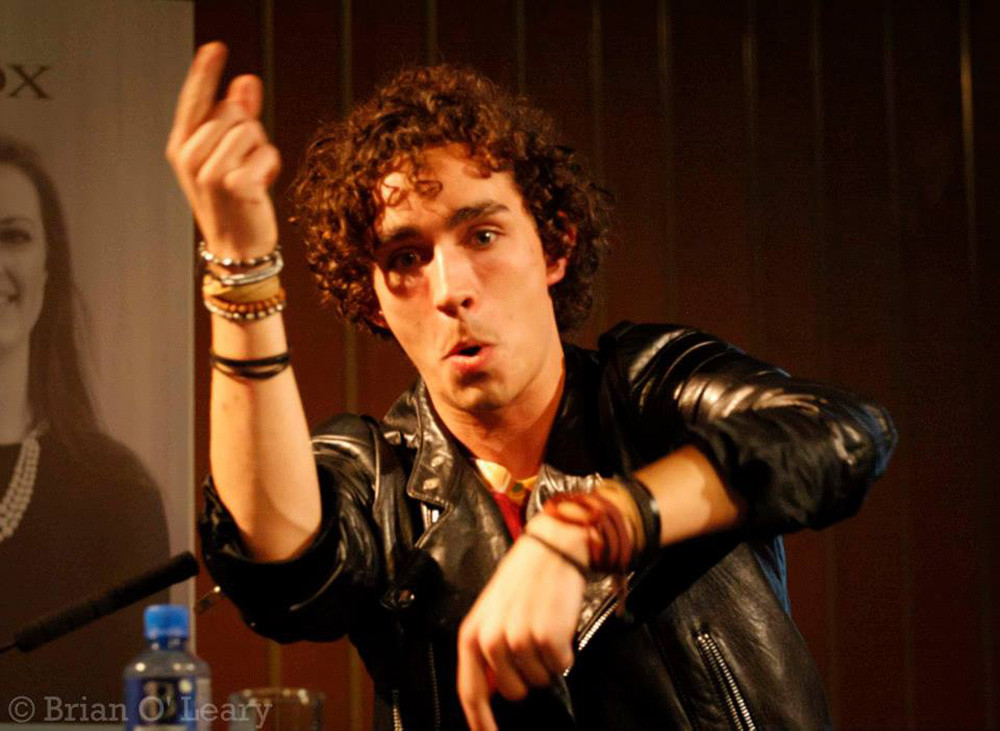 Роберт Шиэн (Robert Sheehan)