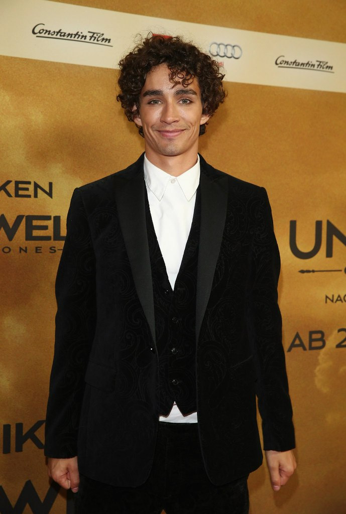 Роберт Шиэн (Robert Sheehan)