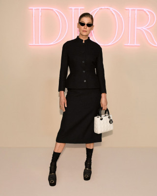 Rosamund Pike – Dior Fall 2024 Fashion Show in New York фото №1393374