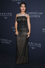 Salma Hayek – Kering Foundation’s Caring For Women Dinner in New York фото №1402870