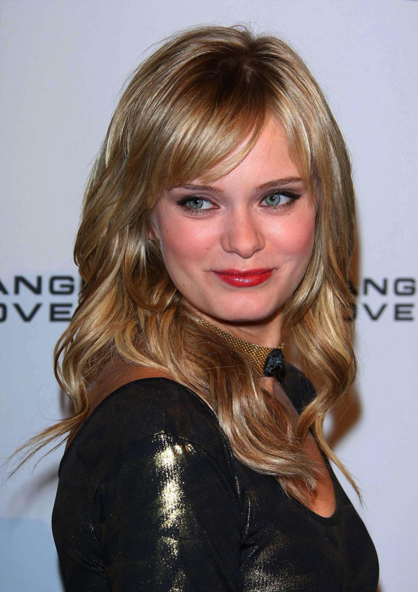 Сара Пэкстон (Sara Paxton)