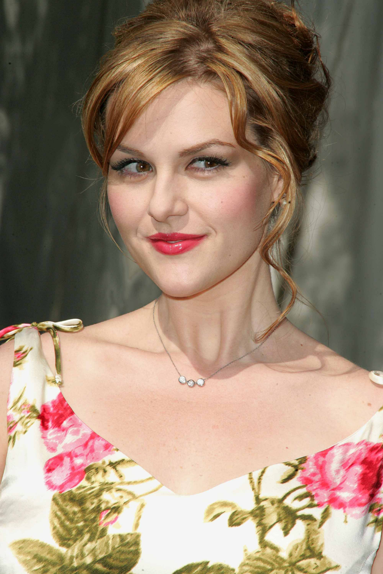 Сара Рю (Sara Rue)