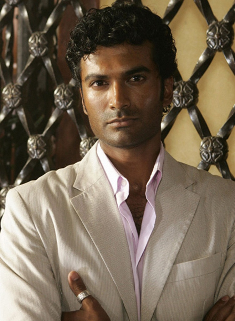 Сендхил Рамамурти (Sendhil Ramamurthy)