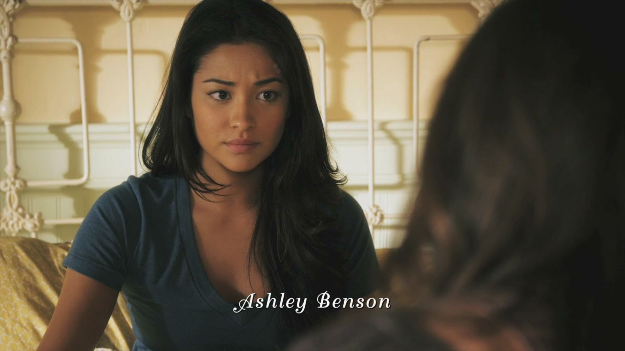 Шенон Митчелл (Shay Mitchell)