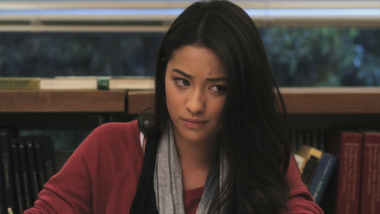 Шенон Митчелл (Shay Mitchell)